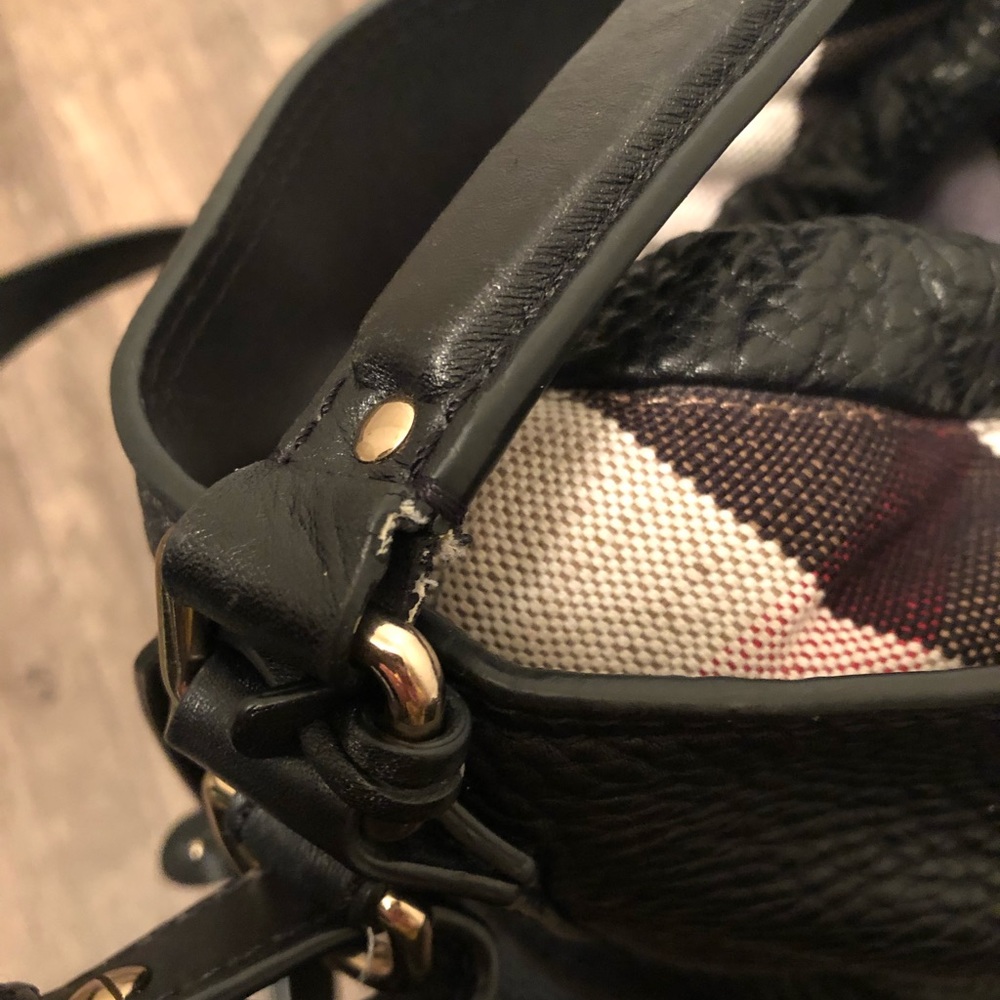 Burberry Brit medium Ashby black leather hobo bag - Picture 7 of 8